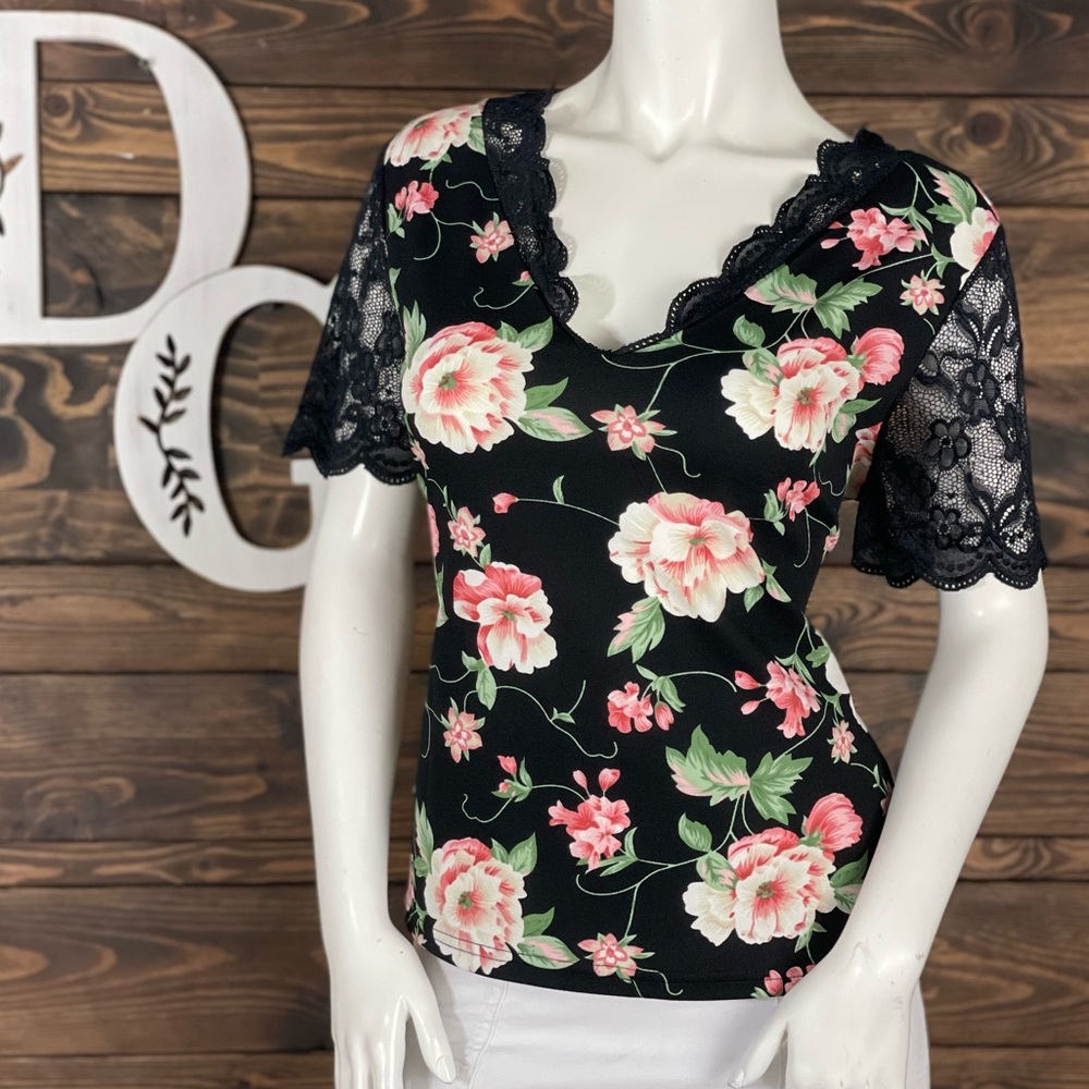 Emery Rose | Floral V-Neck‎ Blouse Lace Mesh Sleeves and Scalloped Trim